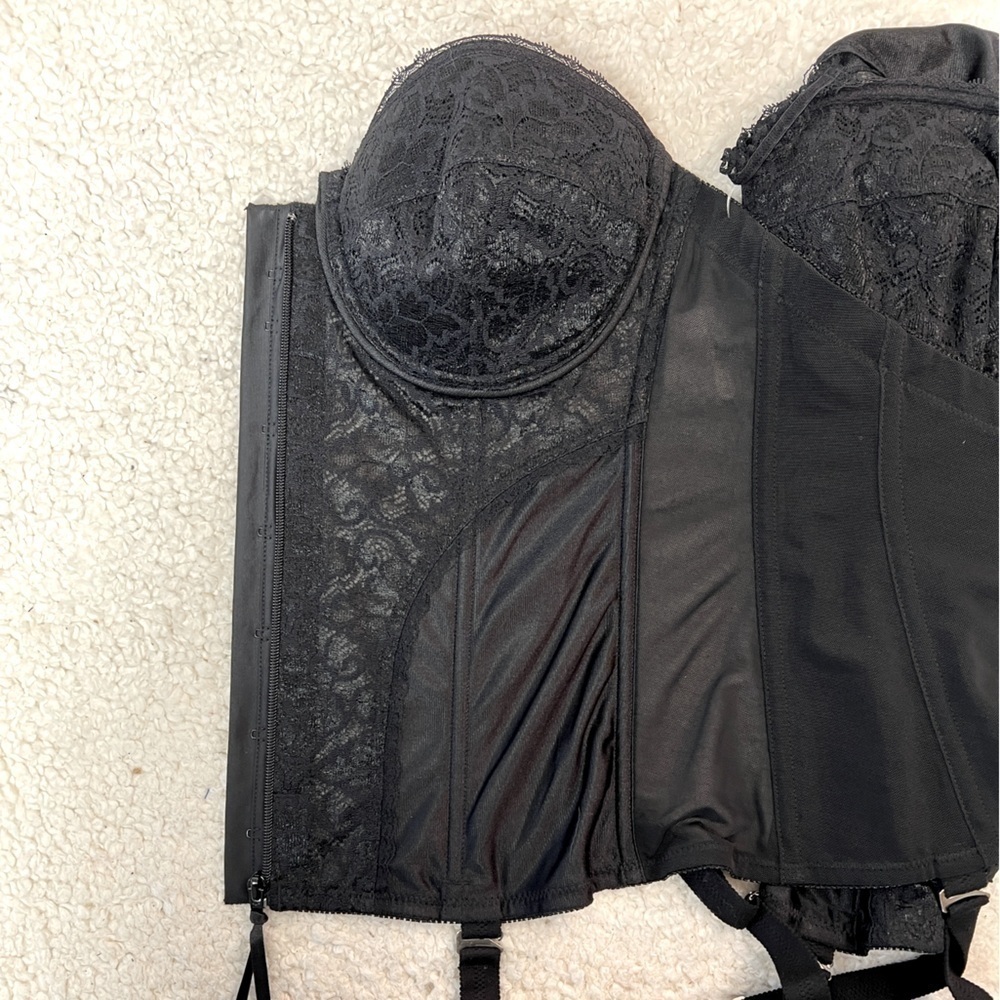 Frederick's of Hollywood Black Strapless Corset/Bra/Garter 38D NWOT - Picture 10 of 10